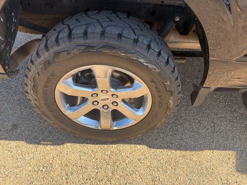 Used 2022 Ford F150 Lariat image 12