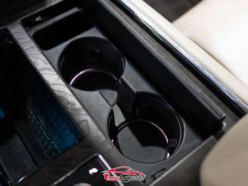 Used 2018 Lincoln Navigator Select w/ Technology Package image 39