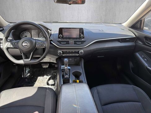 Used 2024 Nissan Altima 2.5 S FWD image 13
