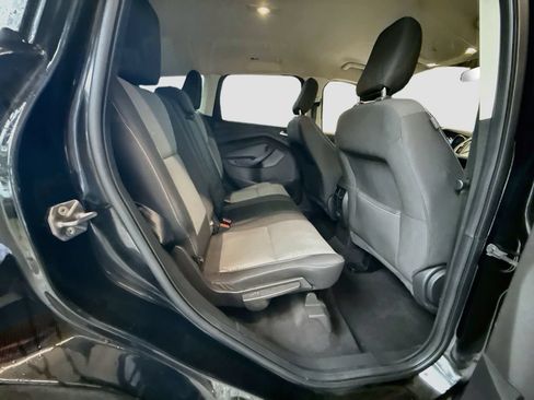 Used 2018 Ford Escape SE w/ SE Sync 3 Package AWD/4WD image 29