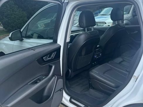 Used 2019 Audi Q7 3.0T Premium Plus w/ Premium Plus Package AWD/4WD image 11
