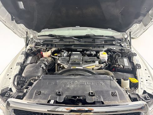 Used 2018 RAM 2500 Tradesman w/ Chrome Appearance Group image 38