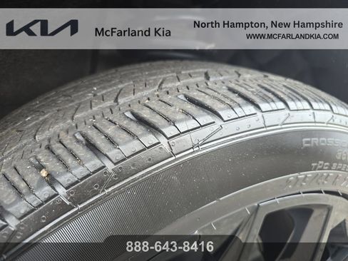 Used 2025 Chevrolet Traverse RS image 29