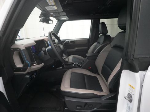 Used 2023 Ford Bronco Wildtrak AWD/4WD image 7