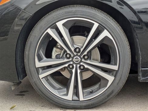 Certified 2022 Nissan Sentra SR w/ Electronics Package image 10