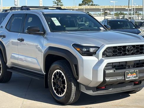 Certified 2026 Toyota 4Runner TRD Off-Road Premium AWD/4WD image 7