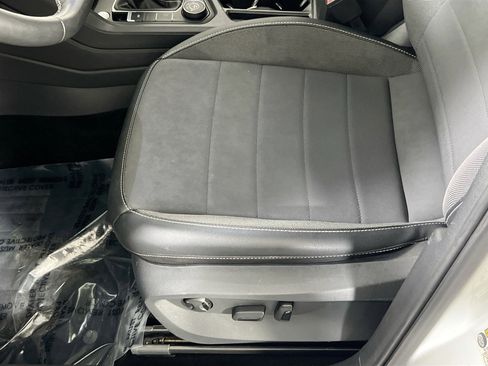 Used 2022 Volkswagen Taos SE image 18