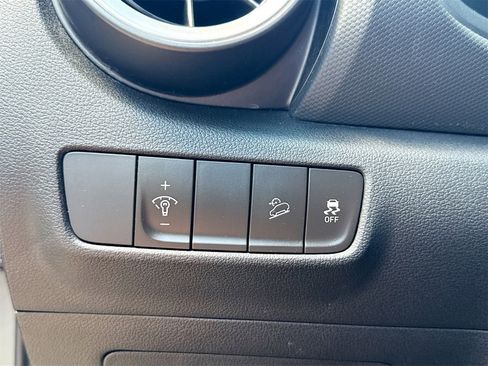 Used 2023 Hyundai Kona SEL image 10