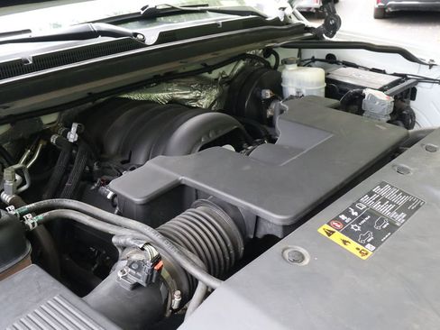 Used 2018 Chevrolet Tahoe LT w/ Luxury Package AWD/4WD image 17