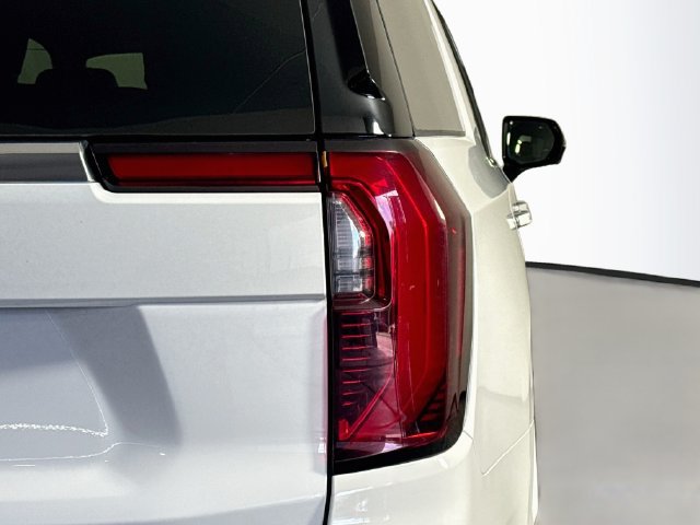 Used 2025 GMC Yukon XL Denali RWD image 33
