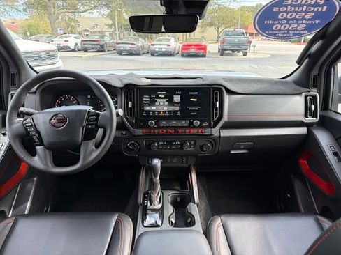 Used 2025 Nissan Frontier PRO-4X w/ Pro Premium Package image 15