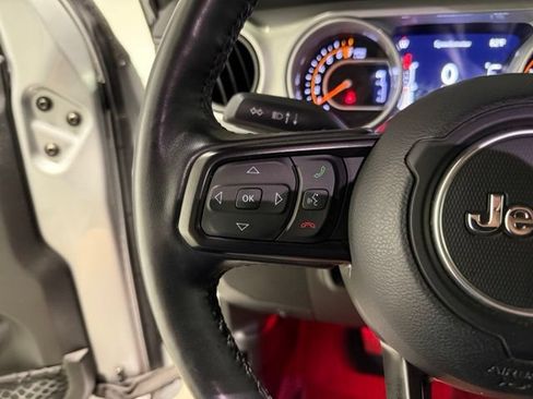 Used 2022 Jeep Gladiator Sport AWD/4WD image 14