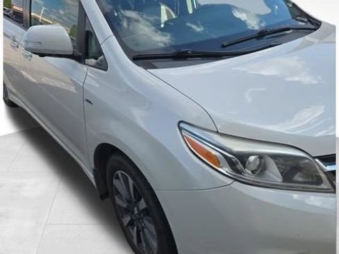 Used 2020 Toyota Sienna Limited Premium AWD/4WD image 7