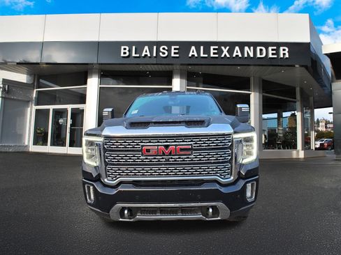 Used 2023 GMC Sierra 2500 Denali w/ Denali Black Diamond Edition AWD/4WD image 10