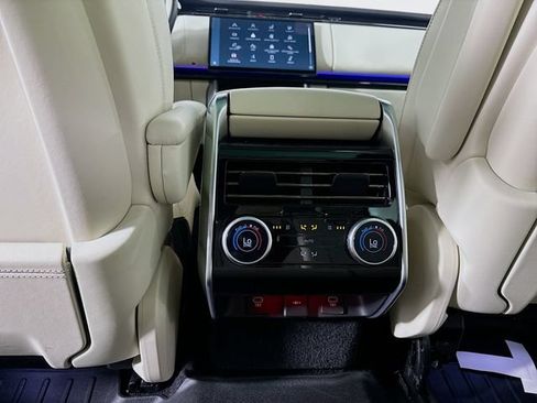 Used 2023 Land Rover Range Rover SE AWD/4WD image 27