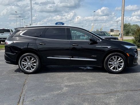Used 2023 Buick Enclave Avenir w/ Avenir Technology Package AWD/4WD image 4