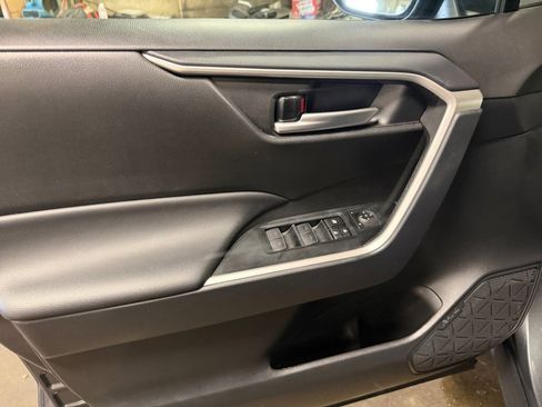 Used 2025 Toyota RAV4 XLE w/ Convenience Package image 36