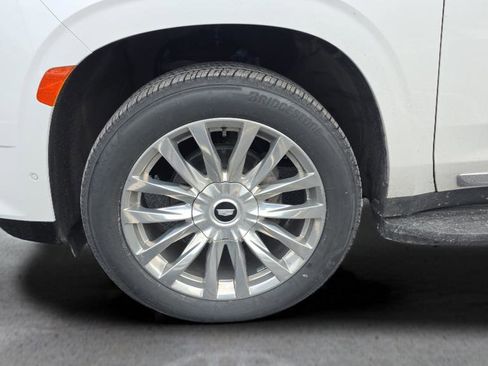 Used 2022 Cadillac Escalade ESV Premium Luxury image 16