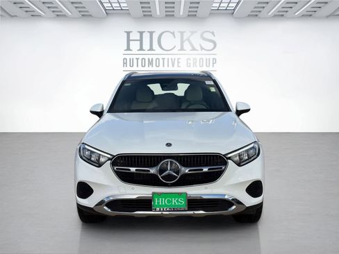 Used 2025 Mercedes-Benz GLC 300 4MATIC image 2