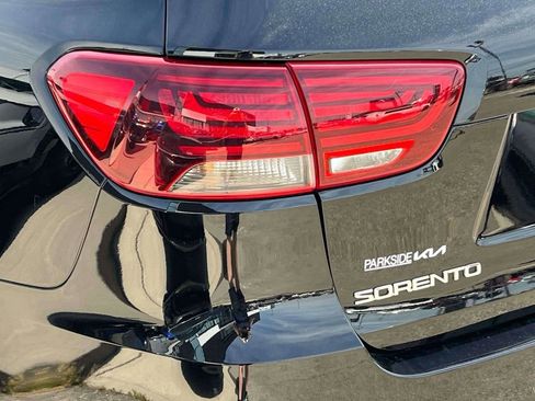 Used 2019 Kia Sorento AWD V6 image 33