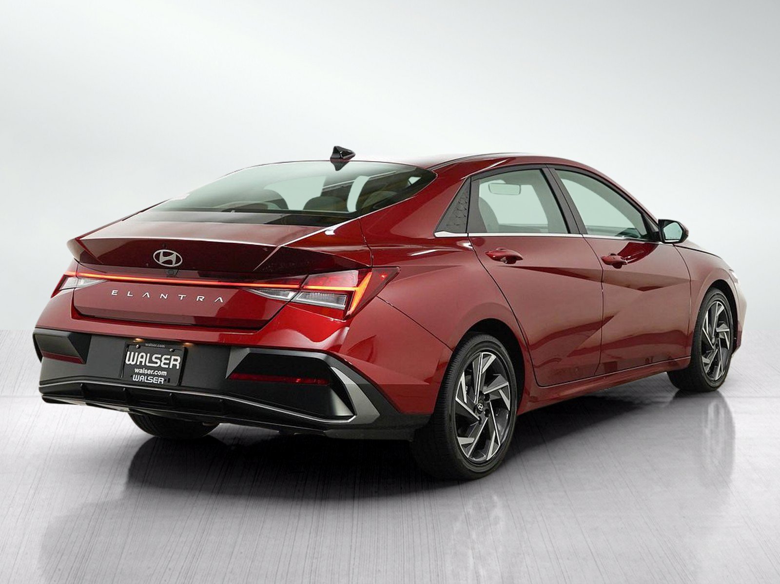 Used 2025 Hyundai Elantra SEL FWD image 5