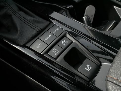 Certified 2025 Toyota Camry XLE w/ Premium Plus Package image 25