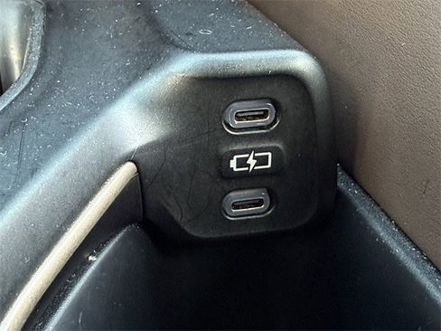 Used 2023 Toyota Crown Limited image 22