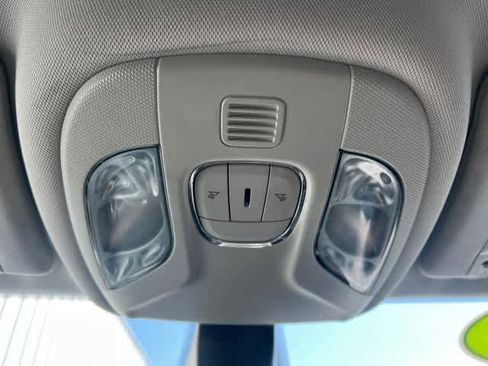 Used 2018 Jeep Compass Latitude image 30