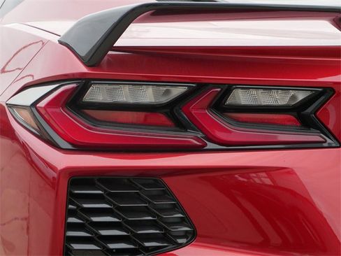 Used 2021 Chevrolet Corvette Stingray Premium Cpe w/ Z51 Performance Package image 7