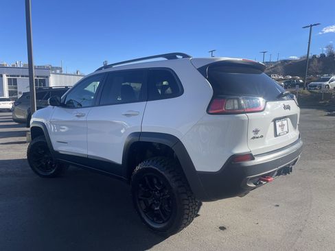 Used 2019 Jeep Cherokee Trailhawk image 5