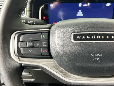 Used 2024 Jeep Wagoneer L Series II w/ Flexible Seating Group image 18