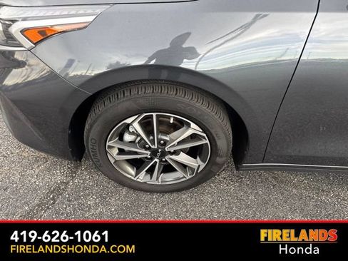 Used 2023 Kia Forte LXS w/ LXS Technology Package FWD image 10