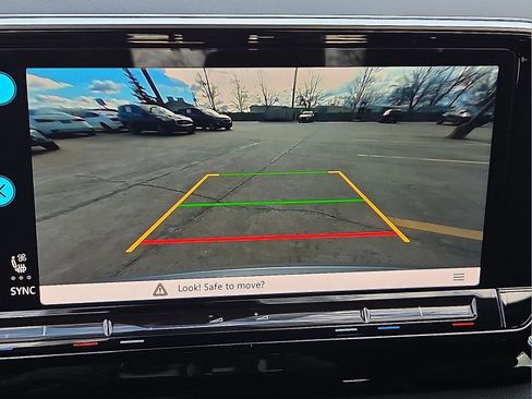 Used 2024 Volkswagen Atlas Cross Sport SE image 16