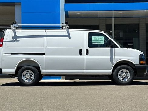 New 2025 Chevrolet Express 2500 w/ Driver Convenience Package image 4