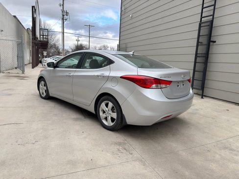 Used 2013 Hyundai Elantra GLS w/ Preferred Pkg FWD image 5