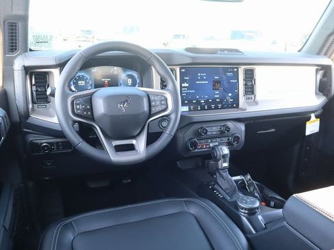 New 2025 Ford Bronco Outer Banks image 2