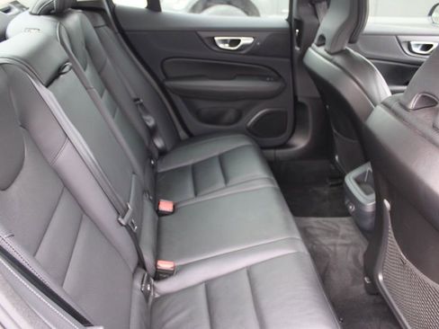 Used 2024 Volvo S60 B5 Plus image 23