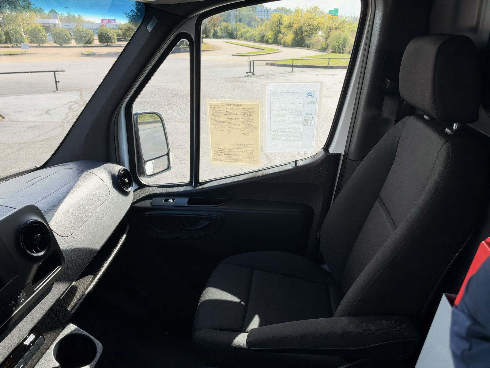 Used 2022 Mercedes-Benz Sprinter 1500 image 20