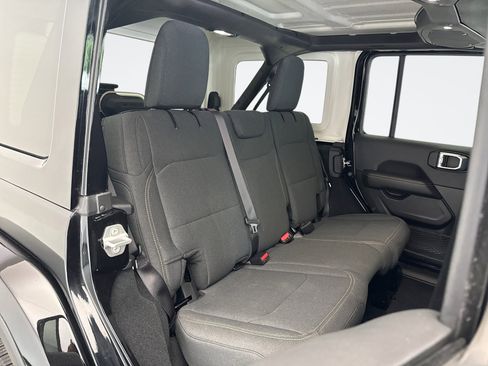 Used 2024 Jeep Wrangler Unlimited Sahara AWD/4WD image 17