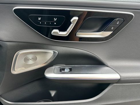 New 2025 Mercedes-Benz C 300 4MATIC Sedan image 18