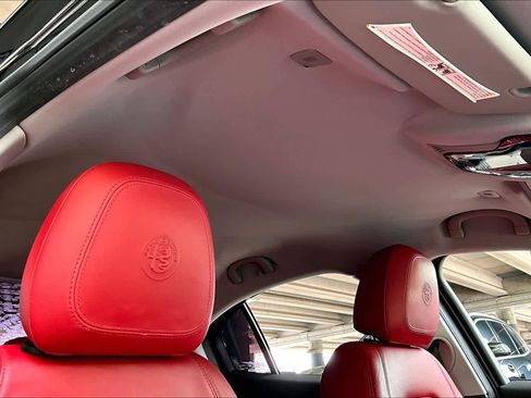 Used 2018 Alfa Romeo Giulia Ti Sport w/ Quick Order Package 22U Sport RWD image 13