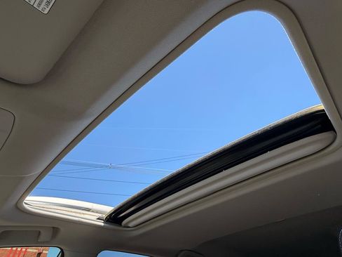 Used 2013 Toyota RAV4 XLE AWD/4WD image 17