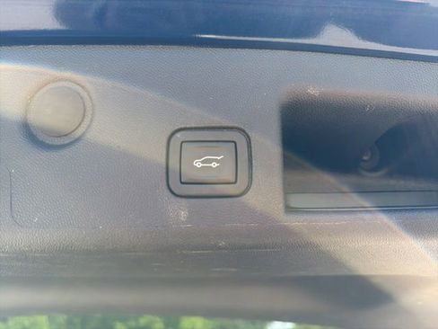Certified 2023 Chevrolet Equinox LT AWD/4WD image 17