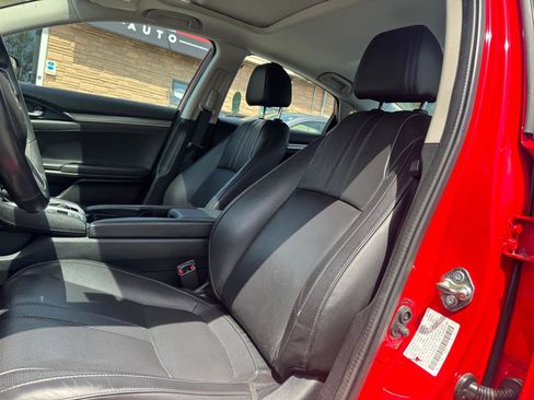 Used 2016 Honda Civic Touring image 21