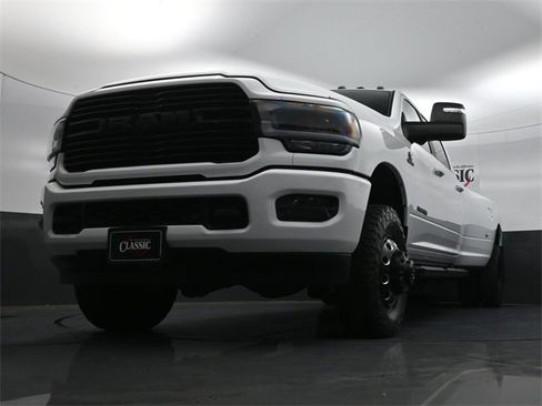 Used 2024 RAM 3500 Laramie w/ Night Edition image 24