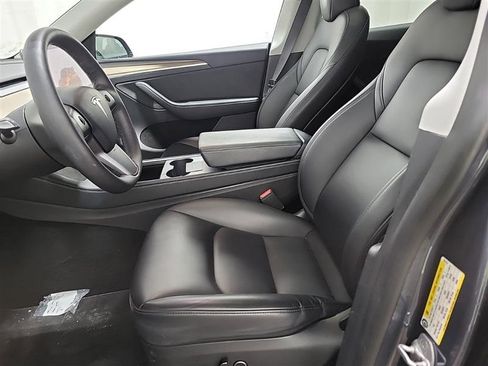 Used 2023 Tesla Model Y Long Range image 7