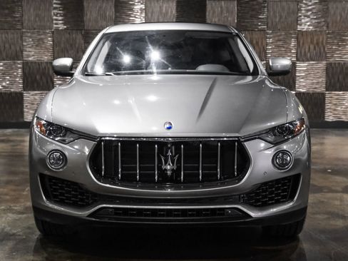 Used 2017 Maserati Levante AWD/4WD image 5