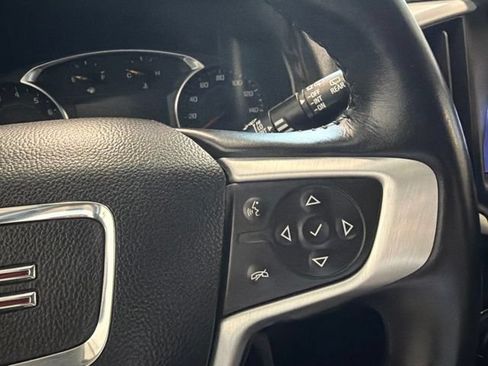 Used 2022 GMC Terrain SLT w/ LPO, Floor Liner Package AWD/4WD image 35