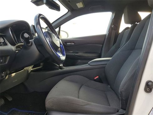 Used 2018 Toyota C-HR XLE image 20