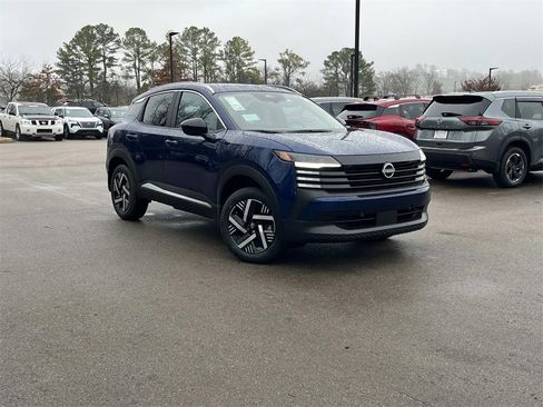 New 2026 Nissan Kicks SV image 2